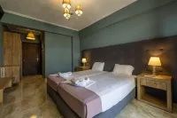 California Beach Hotel - Adults Only - 4-Star