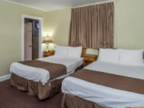 Maples Motel Hotels in Orillia