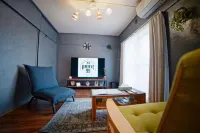 "Route 99" Balinese style room, free Swith&Netflex unit 203 - Apartments