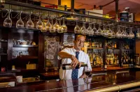 Royal Plaza Hotel - Quầy Bar