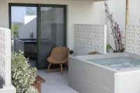 Cavo Marelia - Hot Tub