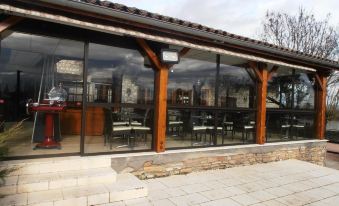 Logis Hôtel Restaurant la Vieille Ferme, Mâcon Nord