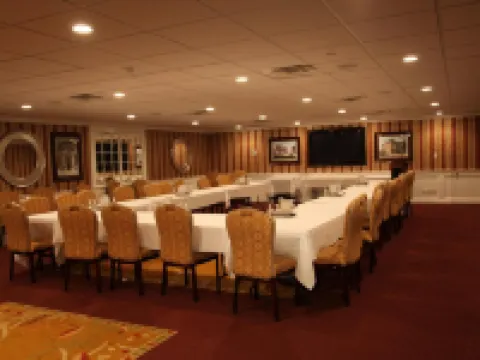 Salvatores Grand Hotel Hotels in Lancaster