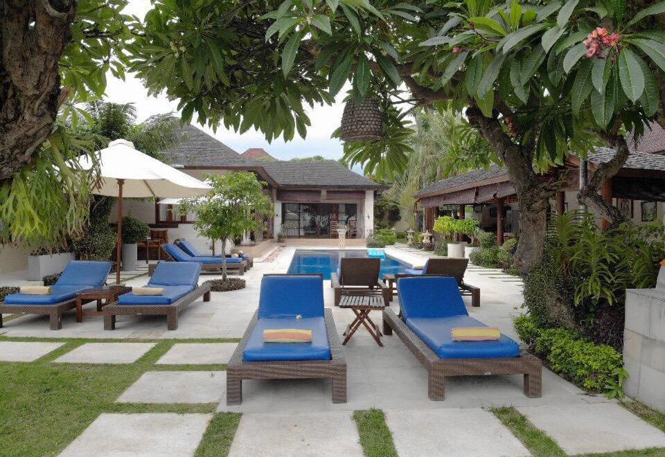 4. 프랜지파니 비치..