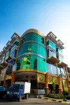AK Hotel Nagoya Hill Hoteles en Tanjung Uma