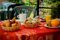 Logis Hostellerie du Neez Hotels in Gan