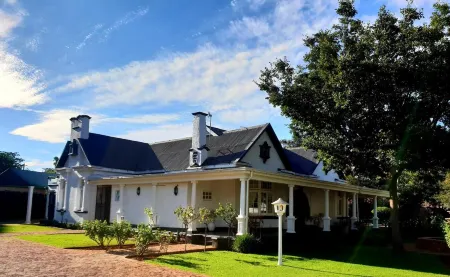 Bauhenia Guesthouse Отели в г. Почефструм