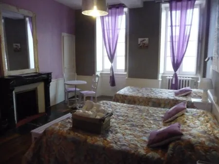 Hôtel du Commerce Отели в г. Сеньи