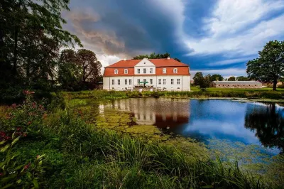 Jagdschloss Kotelow Hotels near Zarrenthiner Kiessee