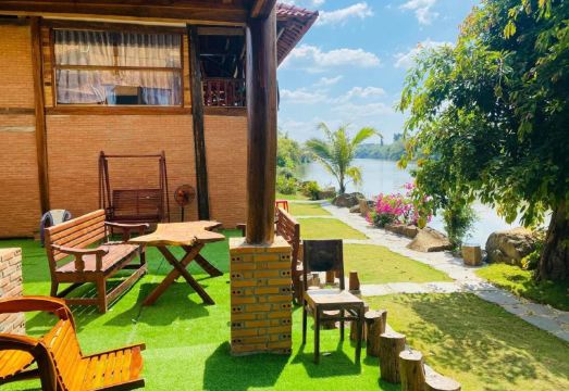 5. 그린 밤부 로지..