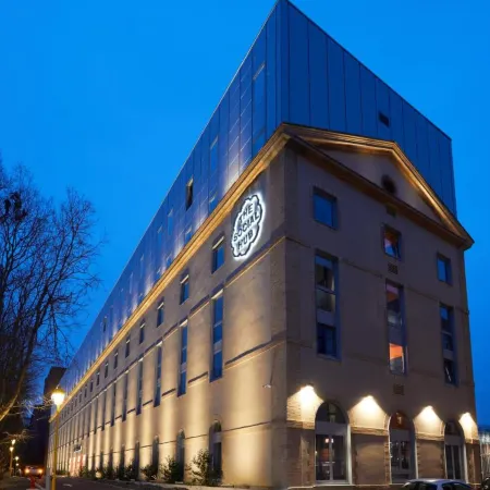 The Social Hub Toulouse Отели рядом с достопримечательностью «Новый мост»