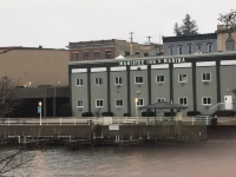 Manistee Inn & Marina