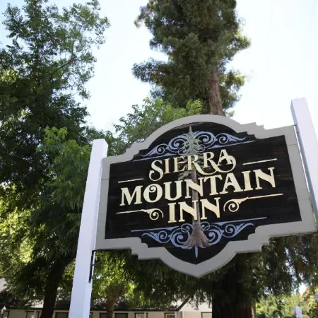 Sierra Mountain Inn Отели в г. Невада