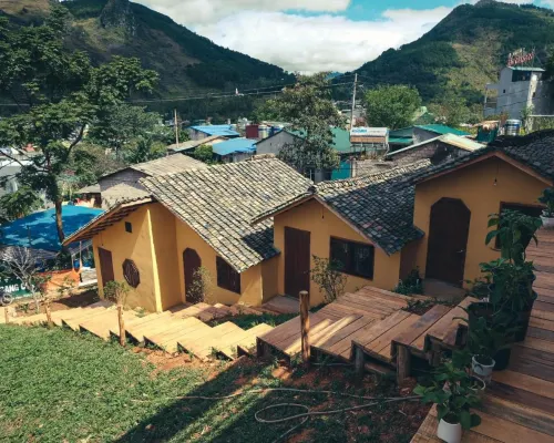 Hagiang-Holic Hotels in Dong Van