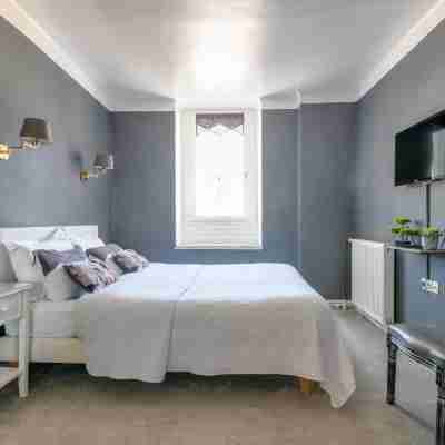 Hôtel Henri IV Rooms