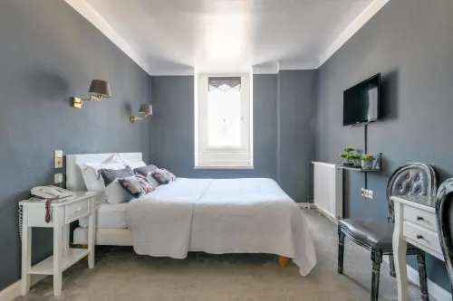 Hôtel Henri IV Hotels in Aureilhan