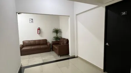 Hotel Plazuela Отели в г. Кадерейта Хименес