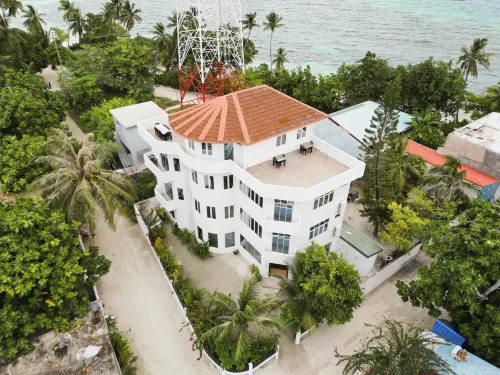 Handhu Runbaa Inn - Dhangethi - Beach