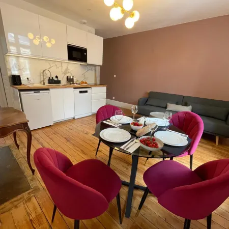 Appartements boutique dans un hôtel particulier rénové Centre & gare Parking privé