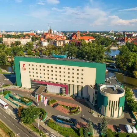 HP Park Plaza