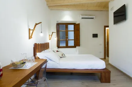 Art Guest House Отели рядом с достопримечательностью «Cagliari International Container Terminal CICT»