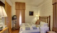 Garden House Bed and Breakfast Hotels in Hannibal