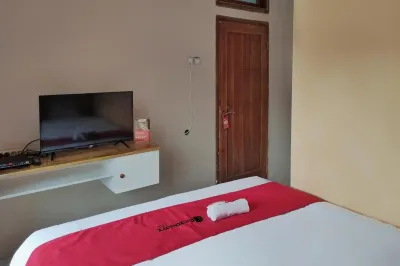 RedDoorz Near Agrowisata Kebun Teh Dieng Hotels in Tieng