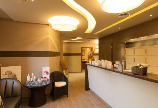 3. 호텔 & 스파 ..