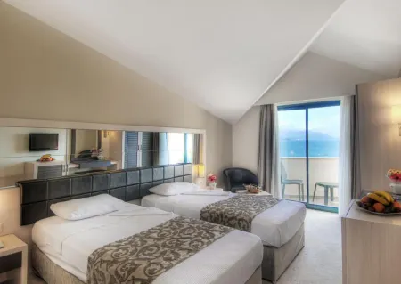 Golden Lotus Hotel Отели в г. Кемер