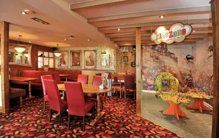 Pine Marten, Dunbar by Marston's Inns Отели в г. Данбар