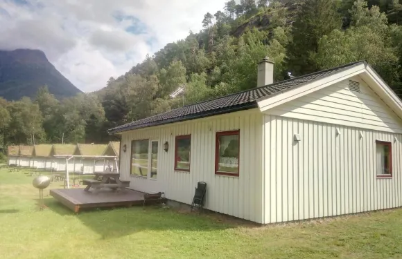 赫勒達林希特森特山林小屋