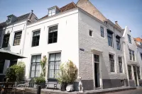 De Soeten Inval Hotels near De Veersche Poort