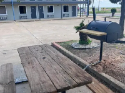 Coachway Inn Hotels in Luling