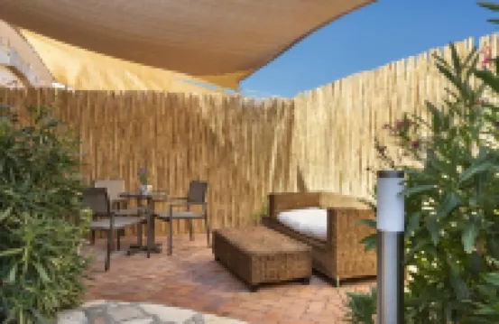 Iconic Luxury Suites