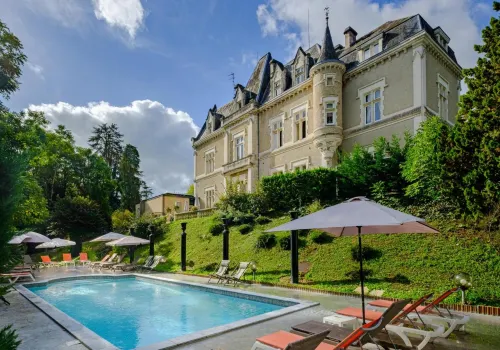 L'Orangerie du Château des Reynats فنادق في Chancelade