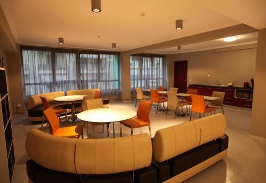 Stay Hybrid Youth Hostel 로비