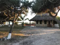 Manga Lodge Hotels in Дистрих де Моромб