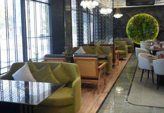 Dastan Grand Hotel 로비