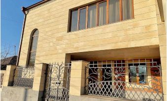 Harmonia Garden GastroYard&Hotel - Housity