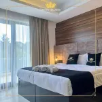Crown Salamis Suites - parkir