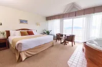 Auberge des Battures Hotels near Saguenay Fjord National Park