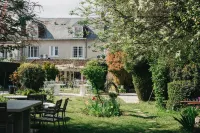 Logis Auberge du Centre Hotel a Cour-Cheverny