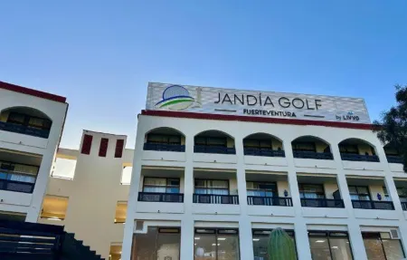 Hotel Livvo Jandía Golf Отели в г. Хандия