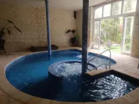 Hostellerie les Hauts de Sainte Maure Hotel a Crouzilles