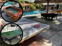 Parrot Resort Moalboal