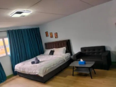 Impact Muang Thong Popular Condo C5 by Mom Tang