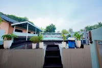 Luang Prabang Sunset Hostel - 私人泳池