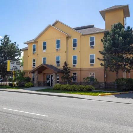 HI Kelowna Hostel