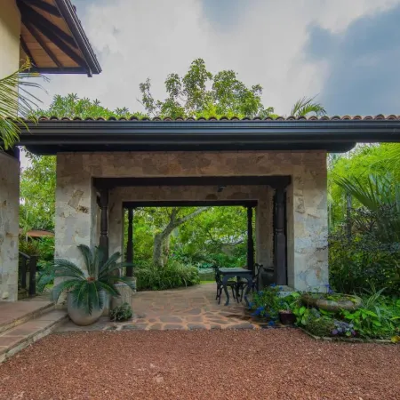 Sergeant House Boutique Villa & Private Beach Отели рядом с достопримечательностью «Унаватуна»