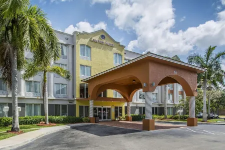 Comfort Suites Sawgrass Отели рядом с достопримечательностью «Сентрал Бровард Риджинал Парк энд Стадиум»